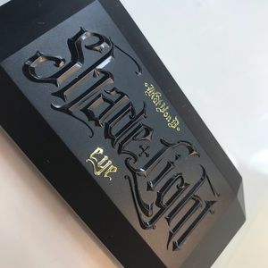 Shade and light rust palette